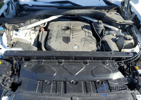 2021 BMW X6 xDrive40I z USA, uszkodzony, nr VIN 5UXCY6C08M9G32123